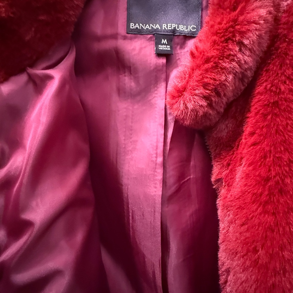 Red faux fur zip up jacket bomber style - Picture 2 of 4